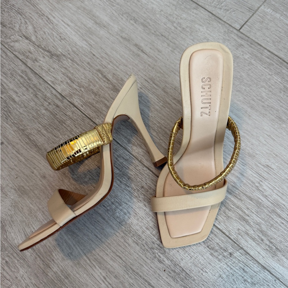Schutz Women's Natural Ivory Sandals Leather Sz 39